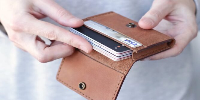 featured image 1 668x334 1 - BEST WALLET DESIGNS FOR MEN WHO PREFER TO ORGANIZE WITH STYLE